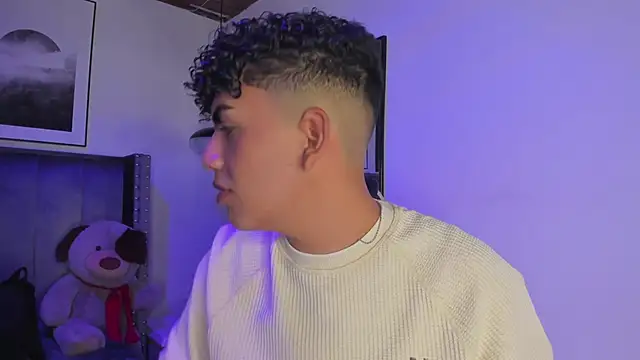 Snapshot of Niick_Twiink chatting on 10-30-25, 08:09 Niick Twiink online show from 10-30-25, 08:09