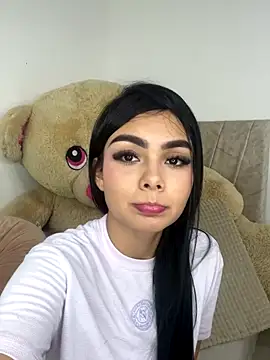 little emiily  online show from 10-28-25, 08:00