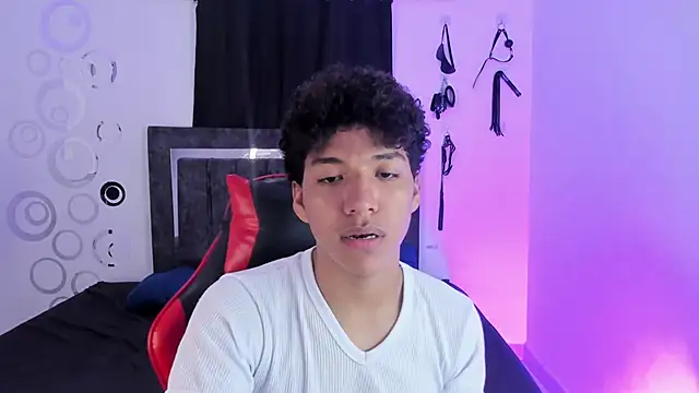 Snapshot of Maximiliano_Khalil chatting on 11-10-25, 07:46 Maximiliano Khalil online show from 11-10-25, 07:46