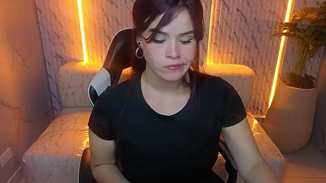 Snapshot of Alana_Tx_ chatting on 11-14-25, 03:16 Alana Tx online show from 11-14-25, 03:16