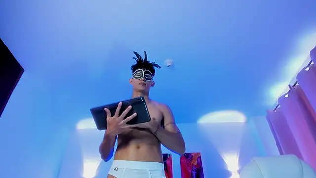 KamiSuarez online show from 11-29-25, 06:44