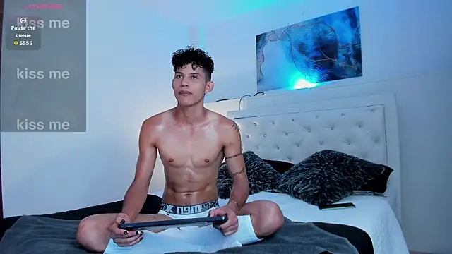 KamiSuarez online show from 04-01-26, 06:38