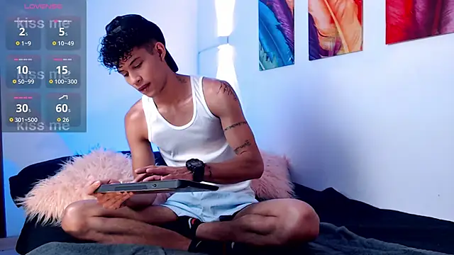 KamiSuarez online show from 04-22-26, 06:31