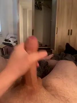 Snapshot of Secret954 chatting on 11-02-25, 01:35 Secret954 online show from 11-02-25, 01:35