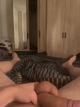 Snapshot of Secret954 chatting on 11-09-25, 08:29 Secret954 online show from 11-09-25, 08:29