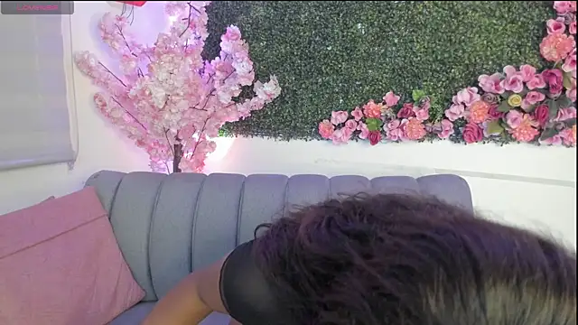 Doris cruzz online show from 04-27-26, 03:32