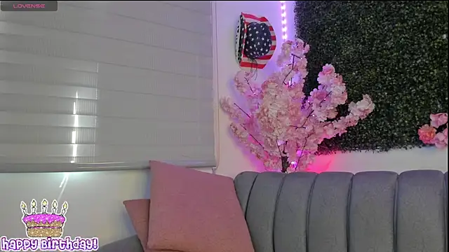 Snapshot of Doris_cruzz chatting on 05-19-26, 02:56 Doris cruzz online show from 05-19-26, 02:56