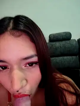 Sophie tomsonp online show from 10-28-25, 01:03