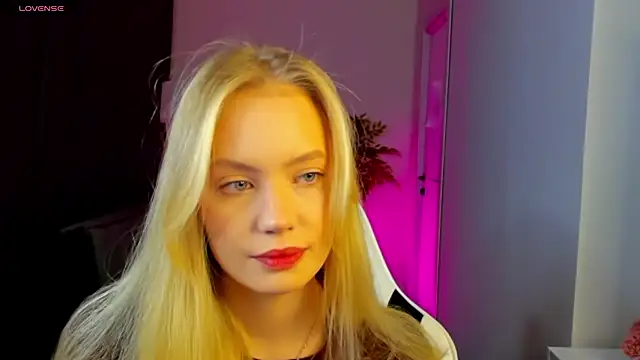 Melanie Ryer online show from 11-06-25, 01:17