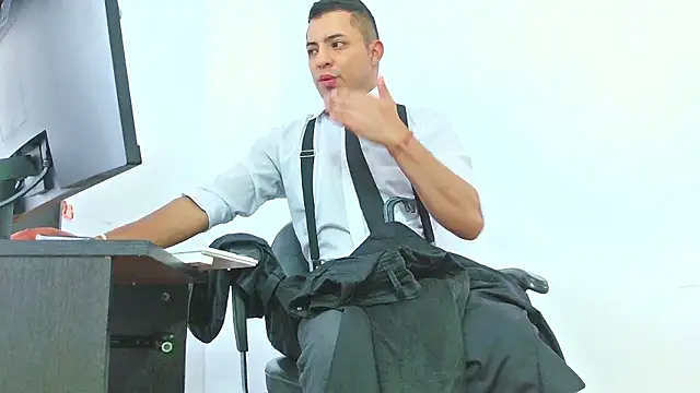 Mike Fetiche online show from 01-13-26, 04:34