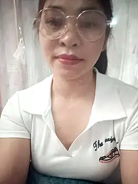 Bamboo-niee123 online show from 02-15-26, 04:03