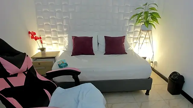 victoria 243 online show from 02-24-26, 07:39