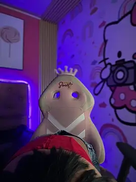 Maryana LS online show from 10-28-25, 01:58