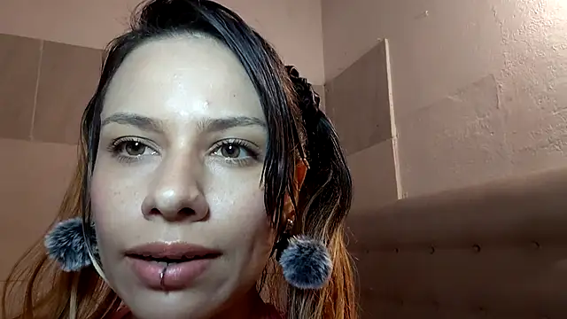 Snapshot of Hairy_ptt chatting on 11-11-25, 03:01 Hairy ptt online show from 11-11-25, 03:01