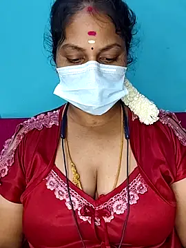 Snapshot of deepikasree143 chatting on 11-18-25, 07:51 deepikasree143 online show from 11-18-25, 07:51