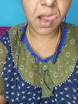 Snapshot of deepikasree143 chatting on 12-14-25, 03:56 deepikasree143 online show from 12-14-25, 03:56