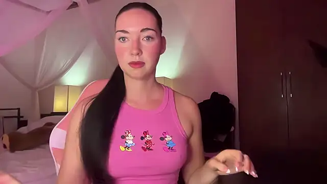 Snapshot of Bae_Belle chatting on 11-26-25, 06:14 Bae Belle online show from 11-26-25, 06:14