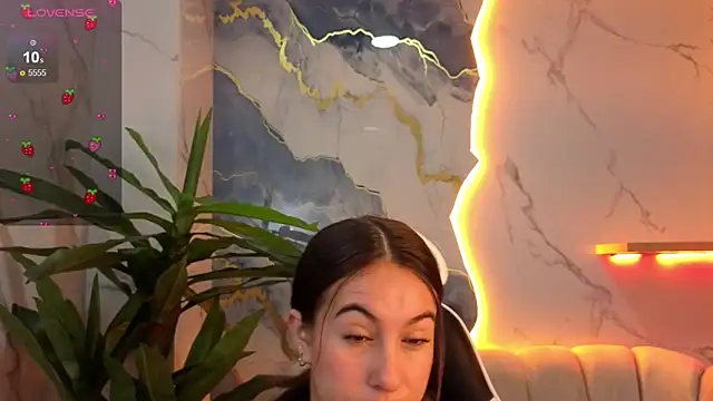 Snapshot of Nikka_Tx chatting on 02-21-26, 12:50 Nikka Tx online show from 02-21-26, 12:50