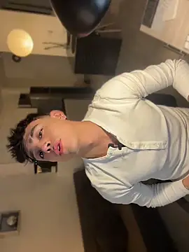 aronnhidden online show from 06-20-26, 07:00