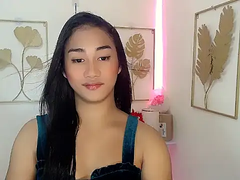 Gorgeousnicole  online show from 10-28-25, 12:52