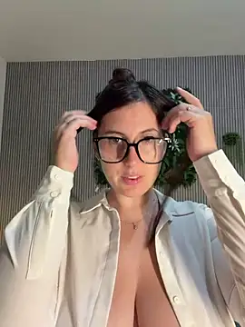 Snapshot of MysteryGirl__ chatting on 05-21-26, 07:26 MysteryGirl online show from 05-21-26, 07:26