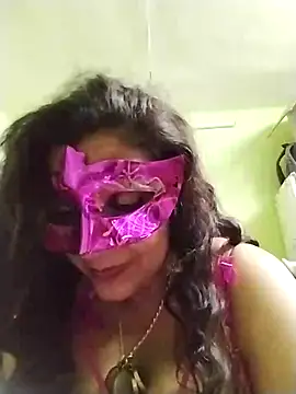 Snapshot of LOVE__RANI chatting on 11-23-25, 02:28 LOVE RANI online show from 11-23-25, 02:28