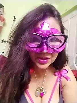 Snapshot of LOVE__RANI chatting on 12-20-25, 01:34 LOVE RANI online show from 12-20-25, 01:34