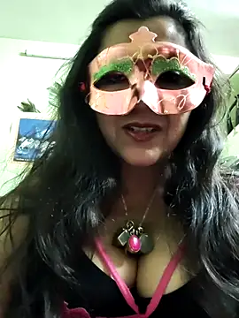 Snapshot of LOVE__RANI chatting on 01-07-26, 06:32 LOVE RANI online show from 01-07-26, 06:32