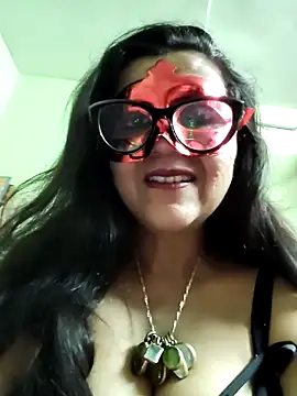 Snapshot of LOVE__RANI chatting on 01-18-26, 08:18 LOVE RANI online show from 01-18-26, 08:18