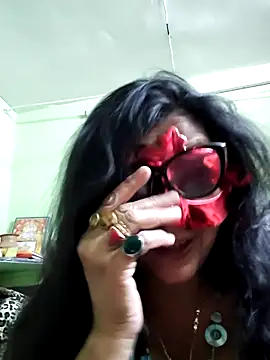 Snapshot of LOVE__RANI chatting on 03-19-26, 08:29 LOVE RANI online show from 03-19-26, 08:29