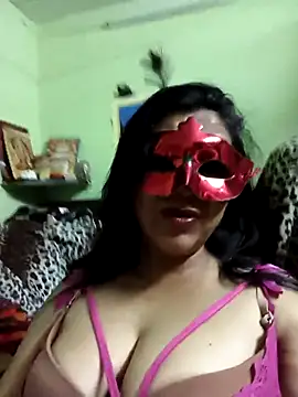 Snapshot of LOVE__RANI chatting on 05-19-26, 01:44 LOVE RANI online show from 05-19-26, 01:44