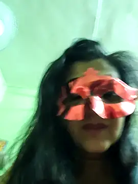 Snapshot of LOVE__RANI chatting on 05-27-26, 01:57 LOVE RANI online show from 05-27-26, 01:57