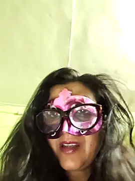 Snapshot of LOVE__RANI chatting on 06-24-26, 12:37 LOVE RANI online show from 06-24-26, 12:37