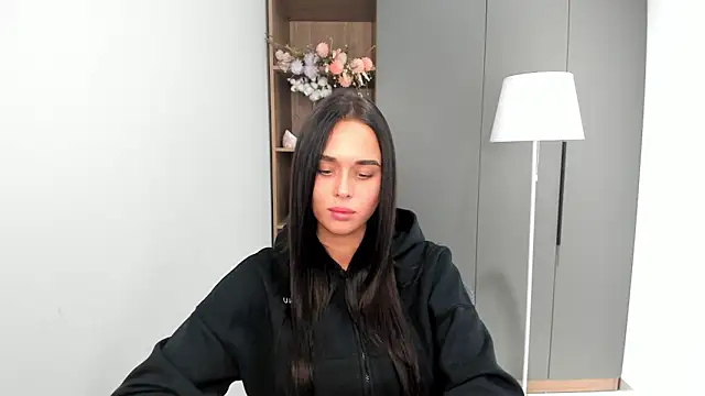 MagdalenWikle online show from 10-31-25, 05:08