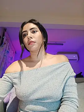 Sara-215 online show from 04-12-26, 06:07