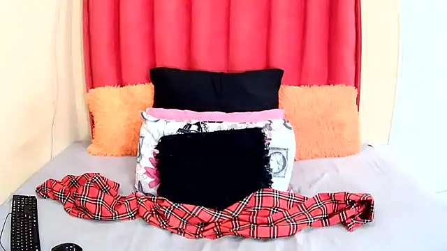 BubblegumBaddiexxxx online show from 11-27-25, 08:16