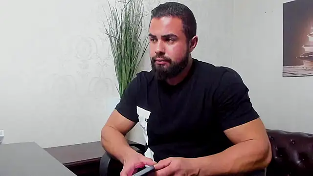 Snapshot of HayesWood chatting on 11-27-25, 05:42 HayesWood online show from 11-27-25, 05:42