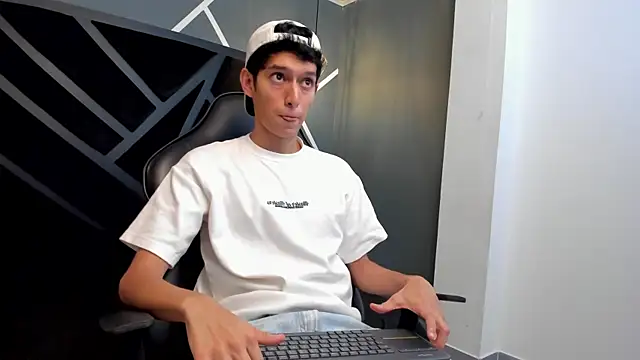 Snapshot of Niick_Carter chatting on 11-10-25, 11:26 Niick Carter online show from 11-10-25, 11:26