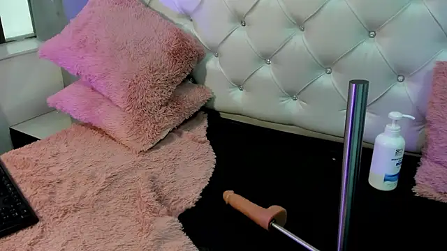 Snapshot of Cristinawhite chatting on 12-01-25, 08:03 Cristinawhite online show from 12-01-25, 08:03