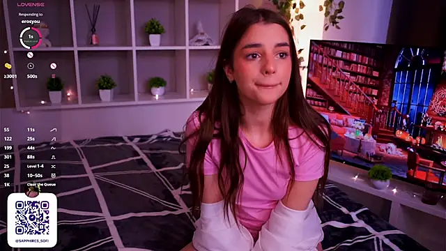 Snapshot of LauraHansil chatting on 11-16-25, 07:14 LauraHansil online show from 11-16-25, 07:14