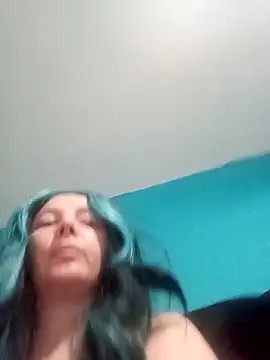 Snapshot of DeepestFantisy_x chatting on 10-31-25, 10:27 DeepestFantisy x online show from 10-31-25, 10:27