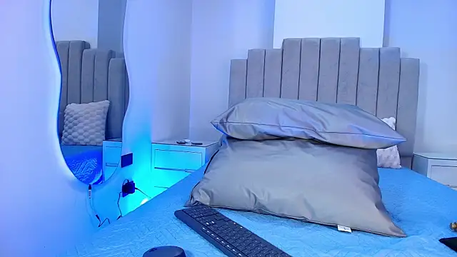 Snapshot of emma_trix chatting on 12-04-25, 11:52 emma trix online show from 12-04-25, 11:52