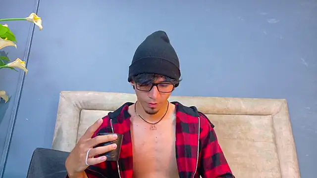 Snapshot of kane_del_toro chatting on 12-03-25, 01:35 kane del toro online show from 12-03-25, 01:35