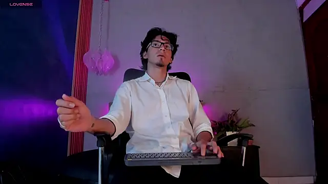 Snapshot of kane_del_toro chatting on 12-04-25, 06:55 kane del toro online show from 12-04-25, 06:55