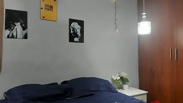 sexynova 93 online show from 12-17-25, 07:53