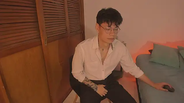 Snapshot of estmonnn chatting on 11-29-25, 12:02 estmonnn online show from 11-29-25, 12:02