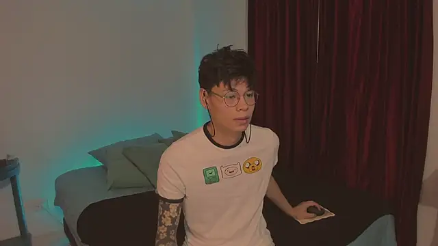 Snapshot of estmonnn chatting on 12-02-25, 11:23 estmonnn online show from 12-02-25, 11:23