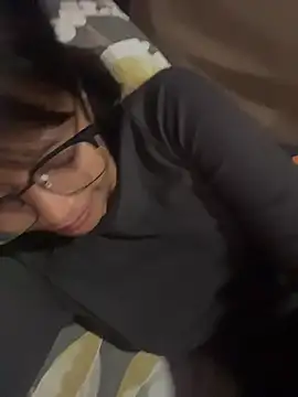 Snapshot of hottiebabe23 chatting on 11-11-25, 11:38 hottiebabe23 online show from 11-11-25, 11:38