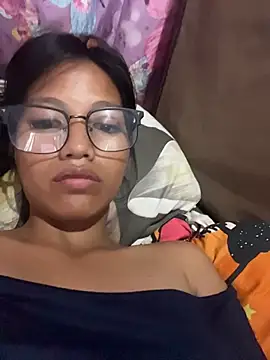 Snapshot of hottiebabe23 chatting on 11-17-25, 01:22 hottiebabe23 online show from 11-17-25, 01:22