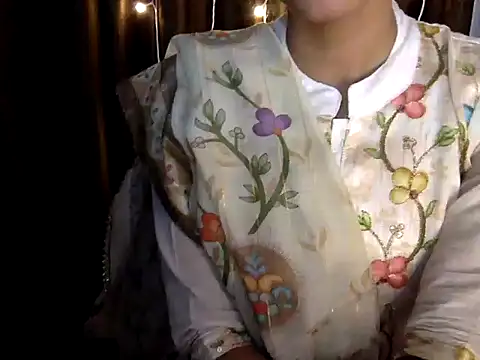 0112 Baby online show from 10-29-25, 07:21